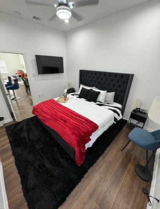 Spacious Cozy Near Nrg /toyota/stadiums * Houston