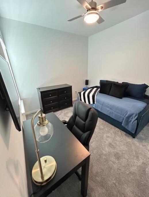 Spacious Cozy Near Nrg /toyota/stadiums * Houston