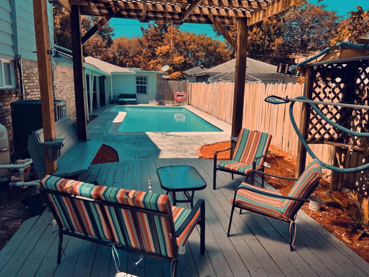 For Summer With Pool, Pool Table, Outdoor Kitchen,patio And Balcony Houston