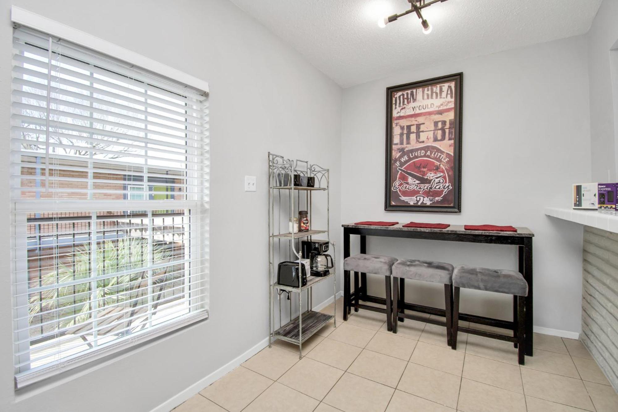 Unique Heights 1br Apt Sleeps 4 *