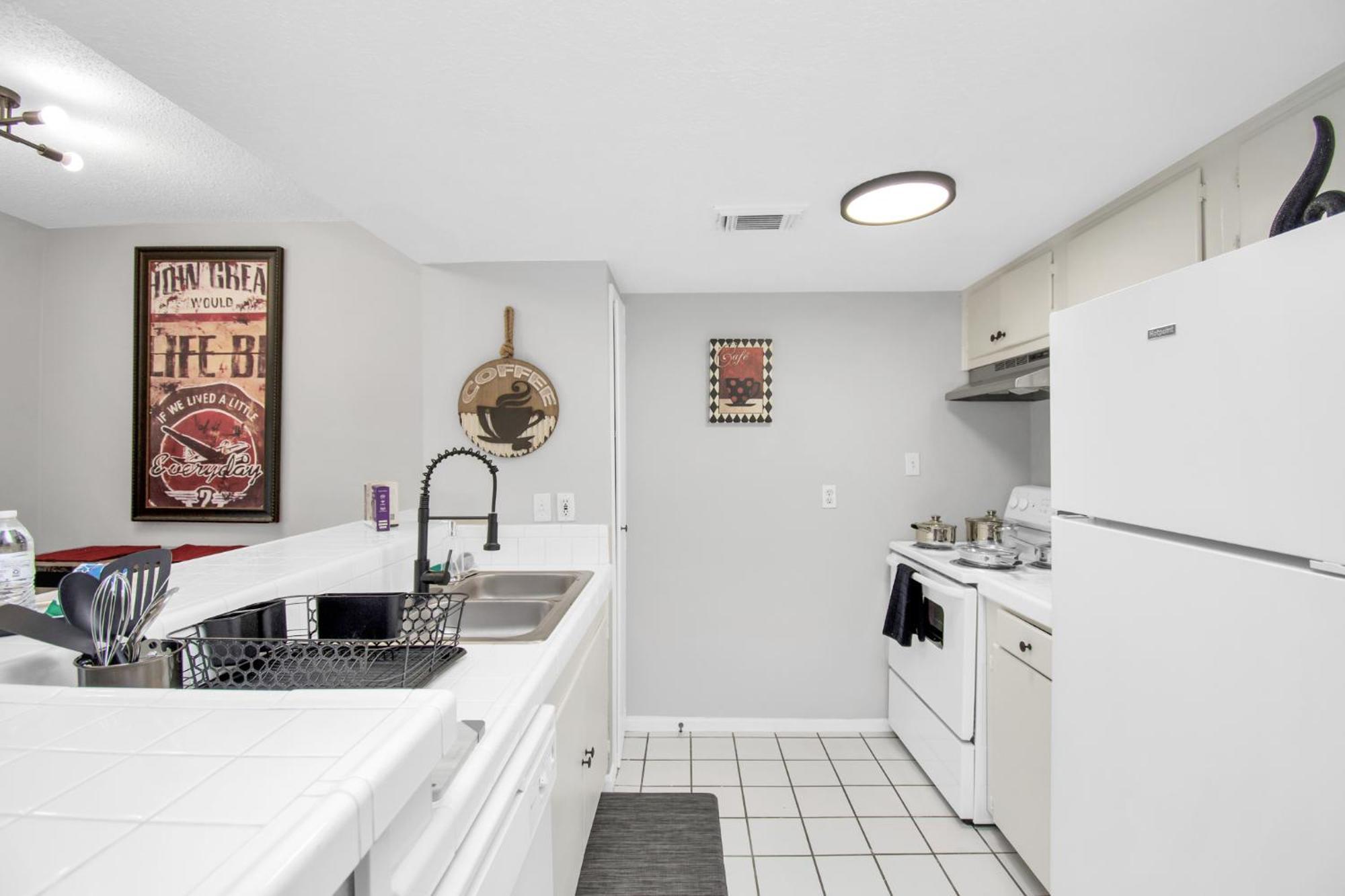 Apartment Unique Heights 1br Apt Sleeps 4 *