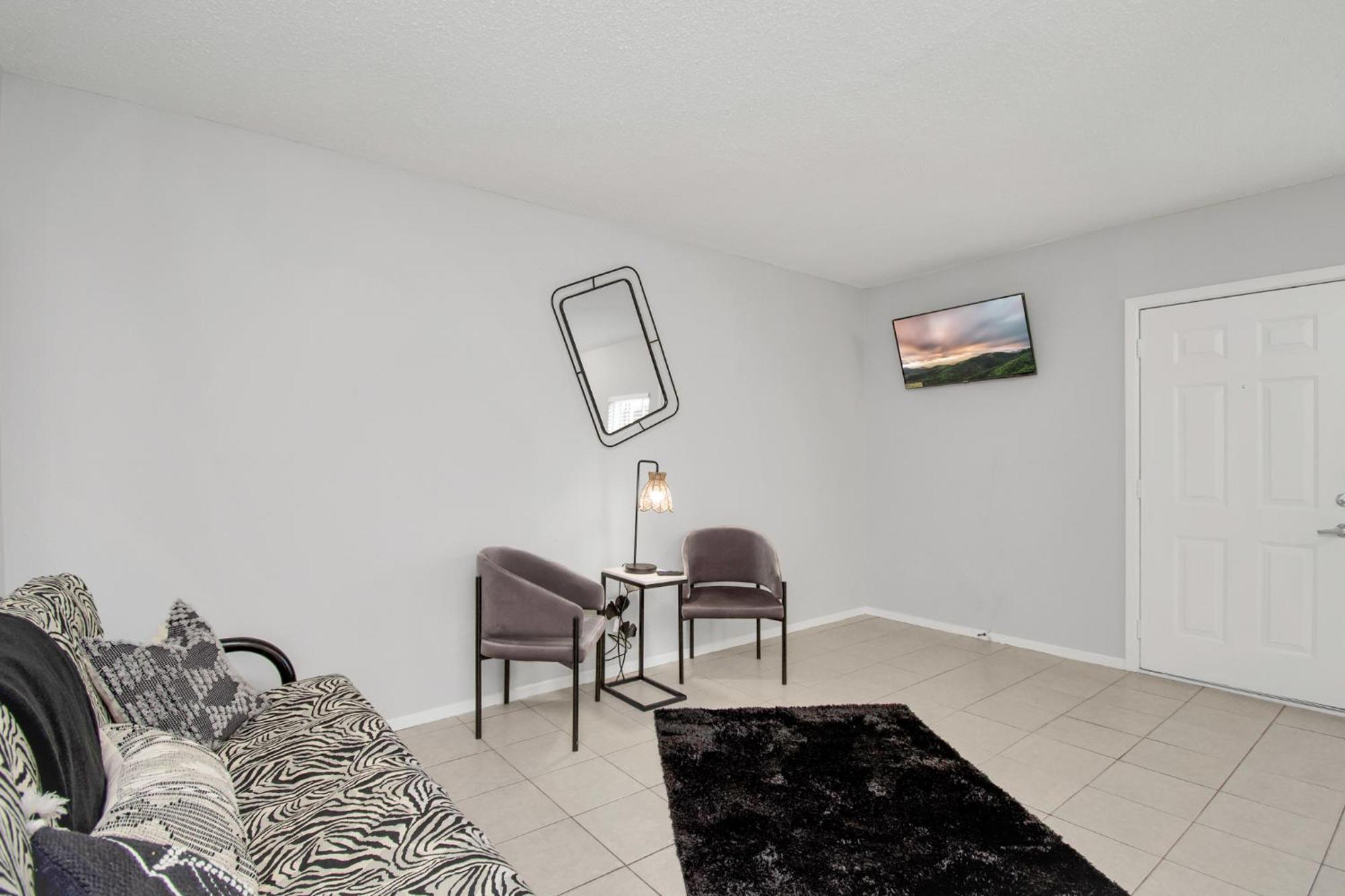 Unique Heights 1br Apt Sleeps 4