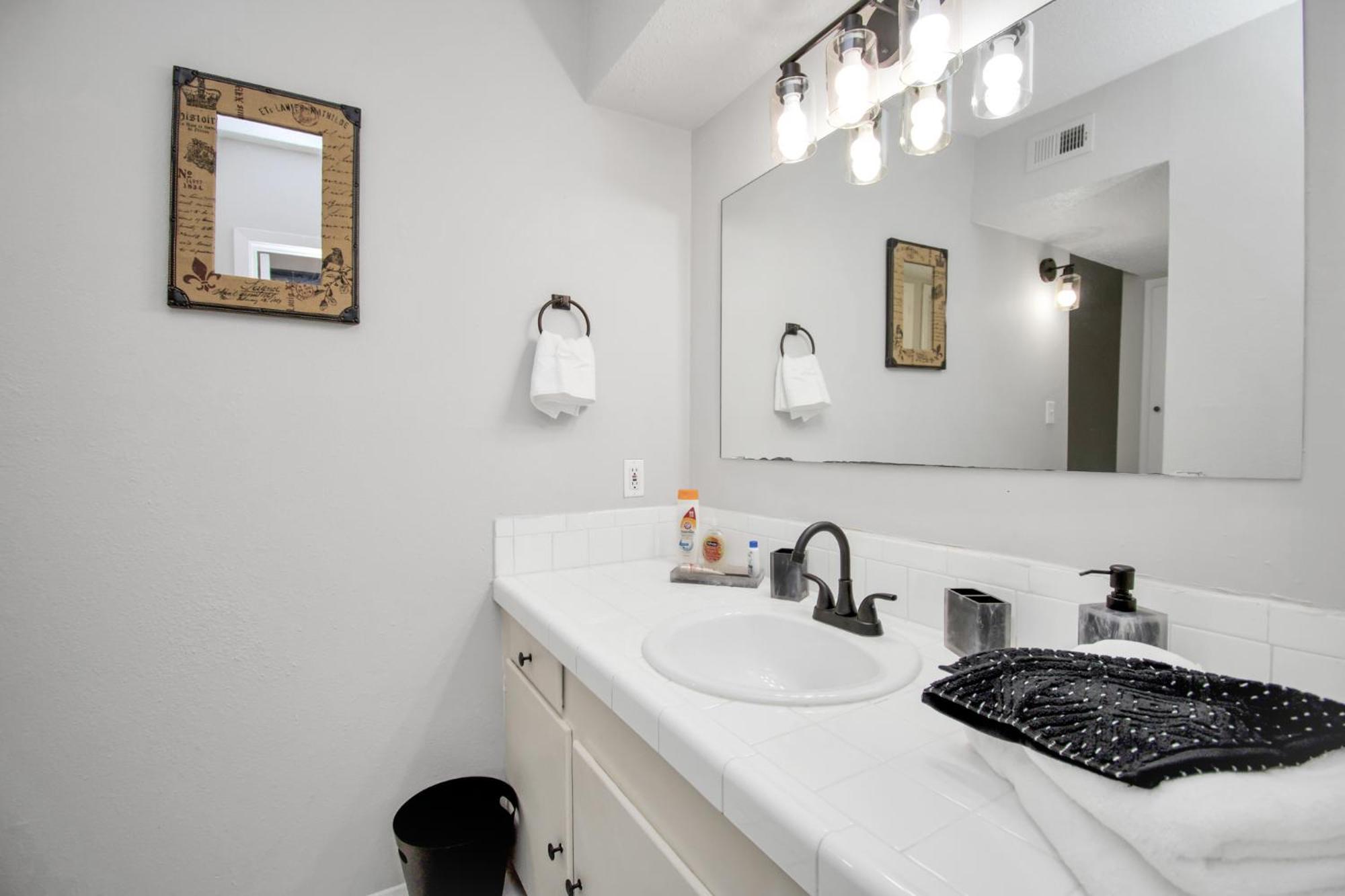 Apartment Unique Heights 1br Apt Sleeps 4 Houston