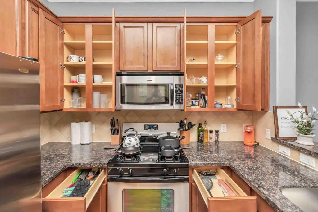 Prolific 3story W Game Room-hottub-near Dt Houston