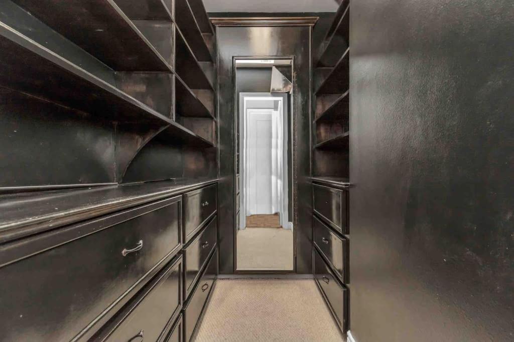 Prolific 3story W Game Room-hottub-near Dt *