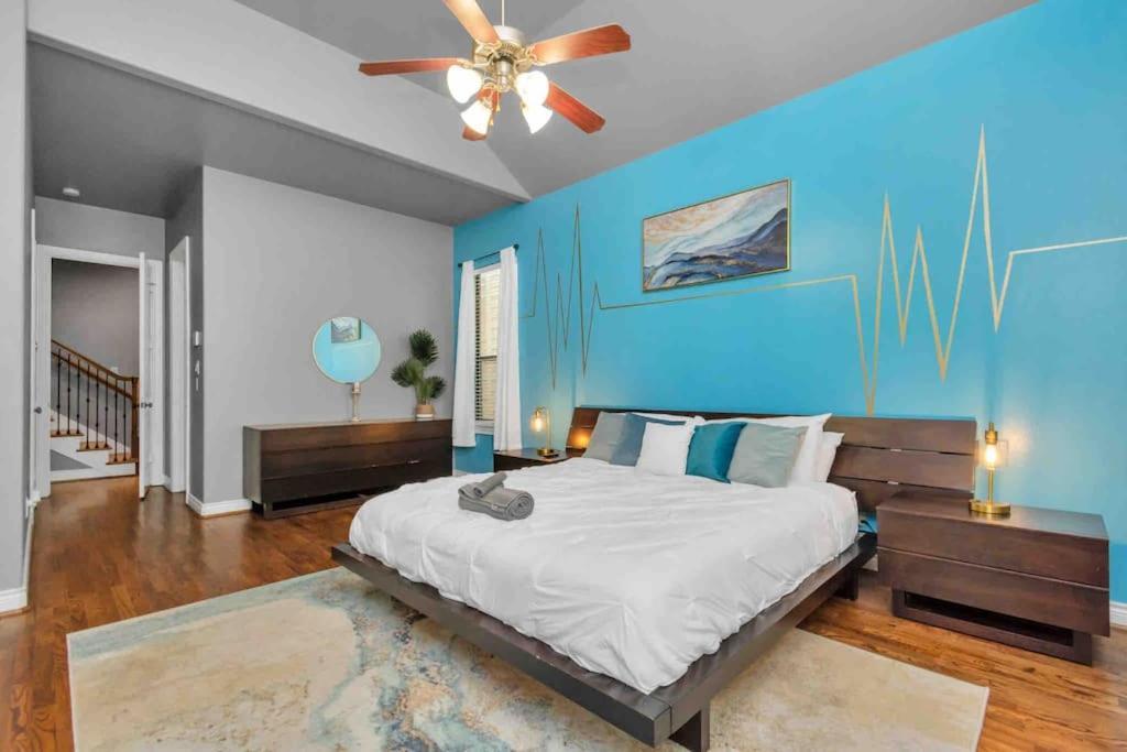 Prolific 3story W Game Room-hottub-near Dt Holiday home Houston