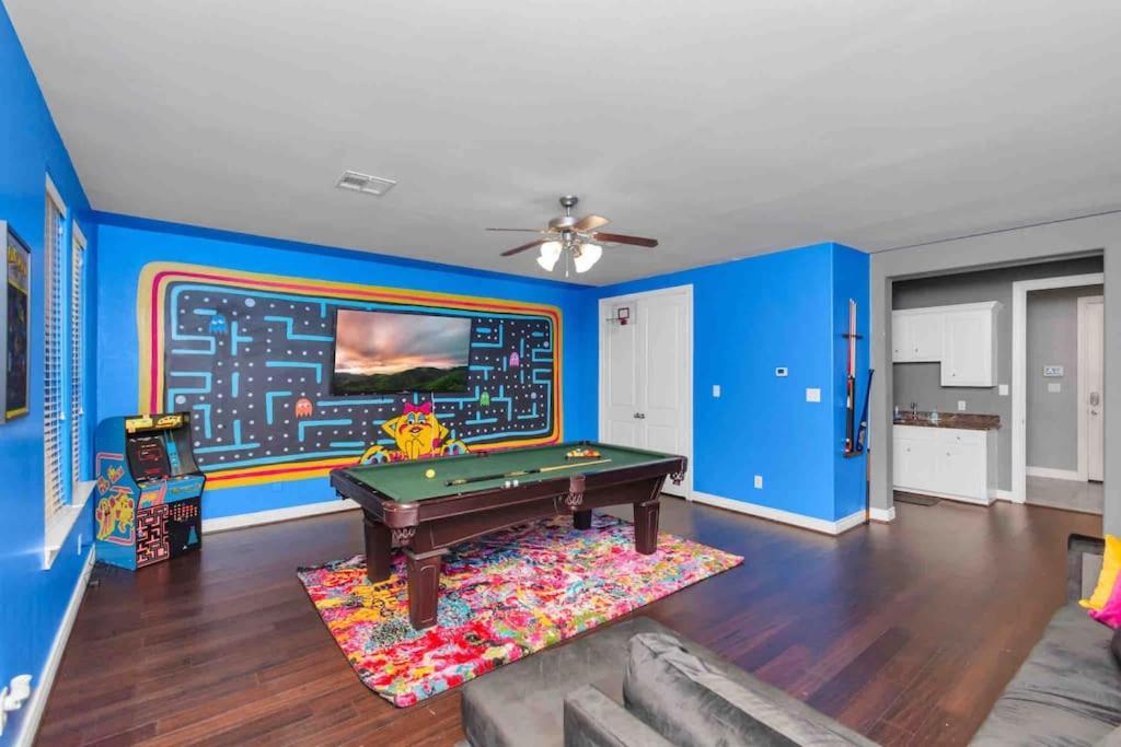 Prolific 3story W Game Room-hottub-near Dt