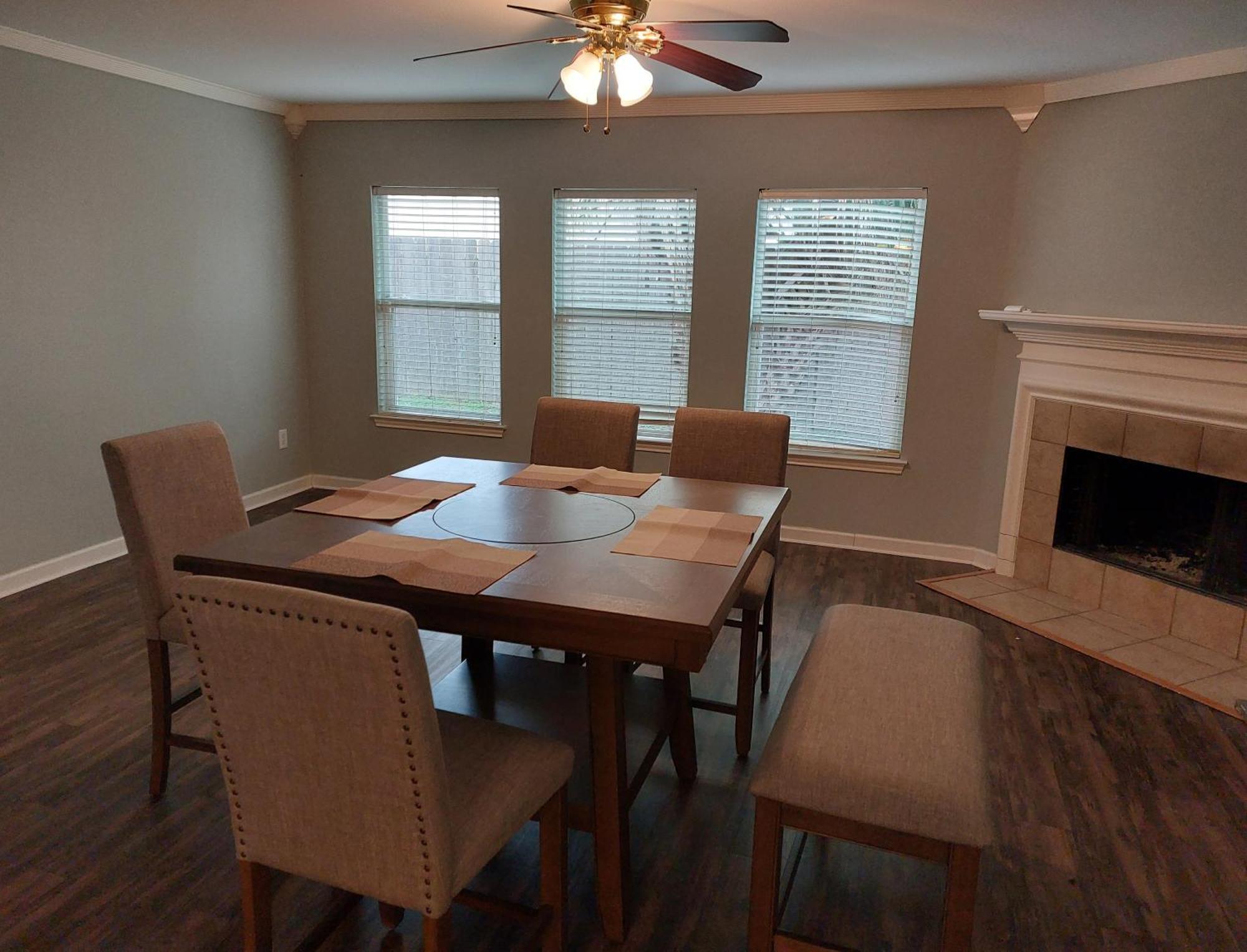 Specious In A Specious And Quiet House * Houston