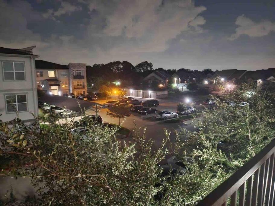 Apartment At Energy Corridor
