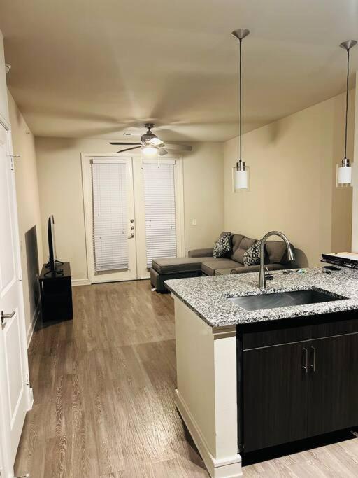 Apartment At Energy Corridor