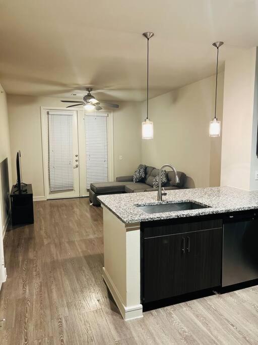 Apartment At Energy Corridor Houston