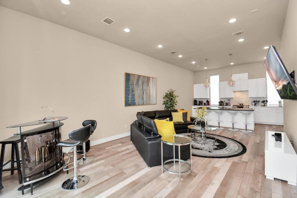 Beautiful Luxurious Galleria Holiday home