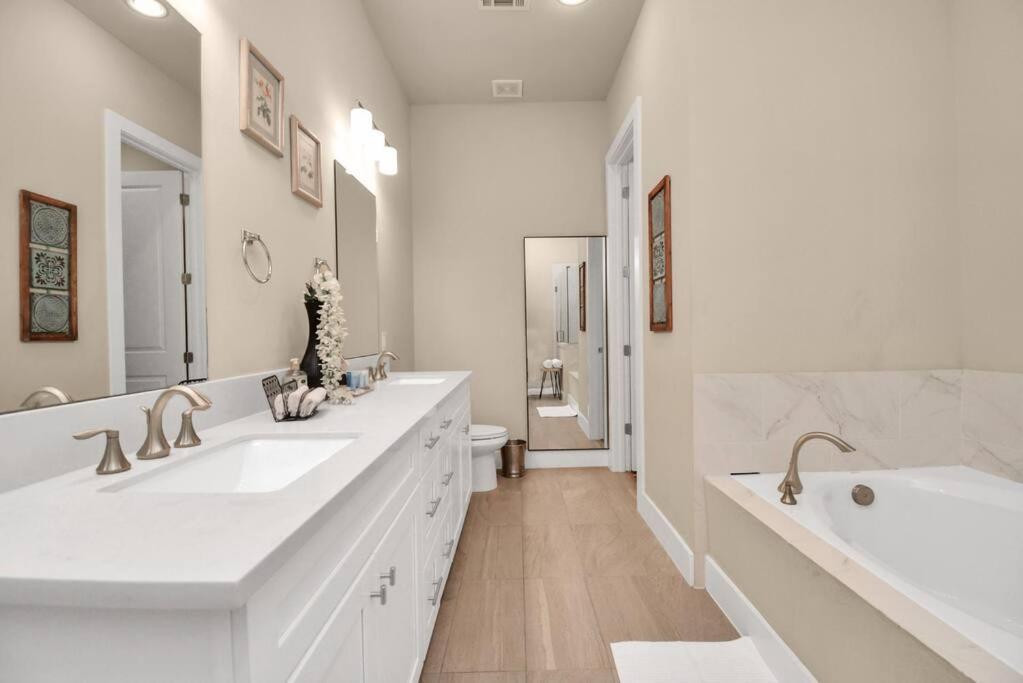 Beautiful Luxurious Galleria Houston