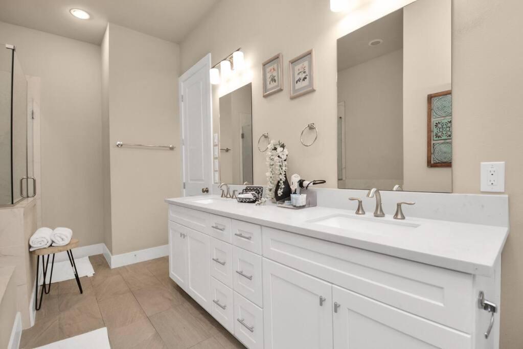 Beautiful Luxurious Galleria Holiday home Houston