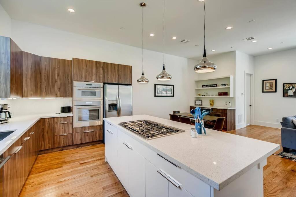 Holiday home 4 Story Modern Sleeps 10 - Dt Views! Houston