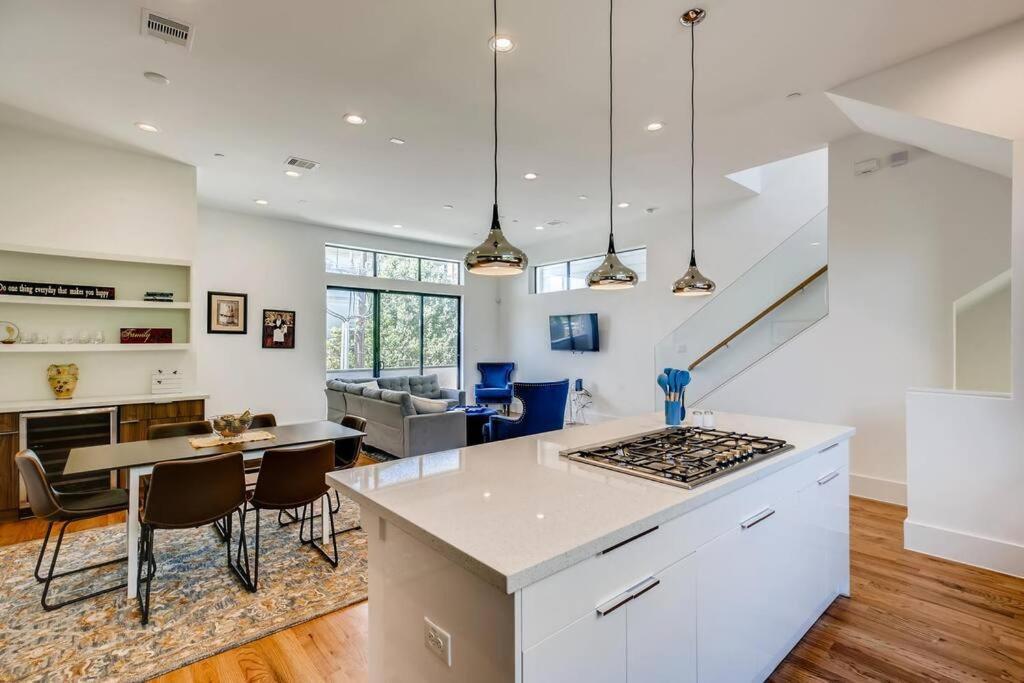 Holiday home 4 Story Modern Sleeps 10 - Dt Views! Houston