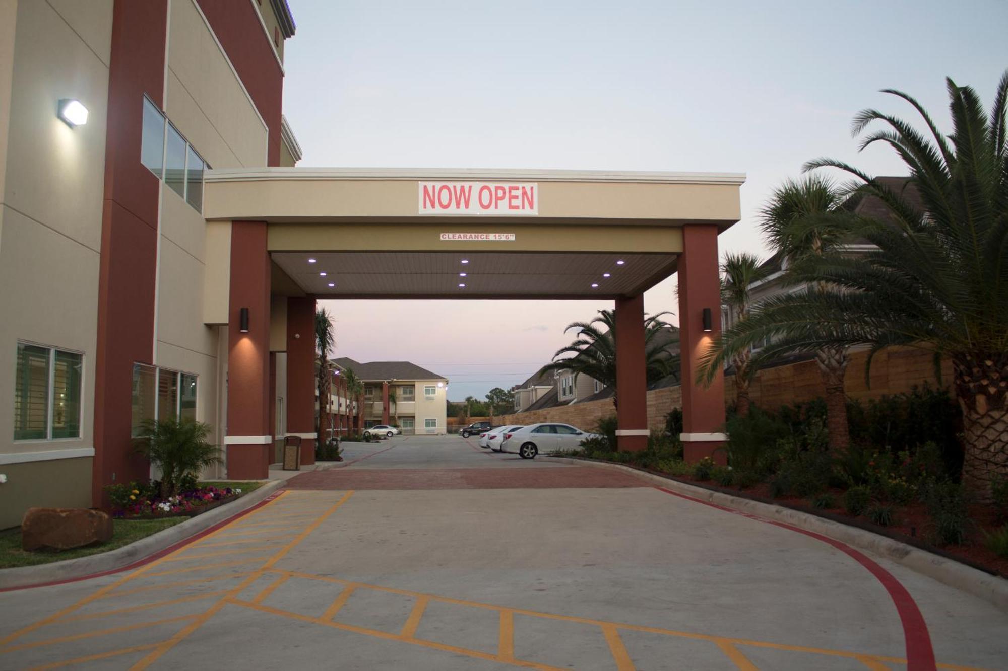 Grand And Westchase/chinatown