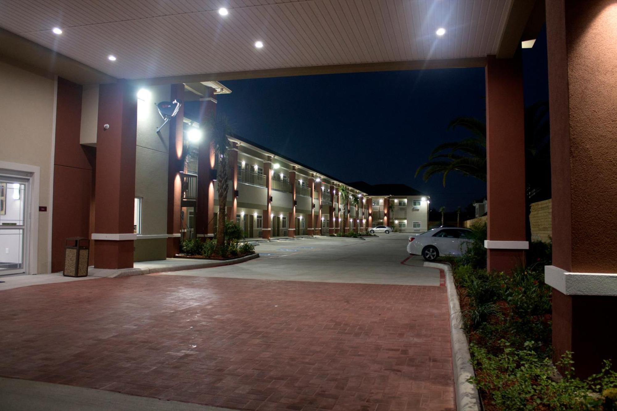 Grand And Westchase/chinatown Hotel