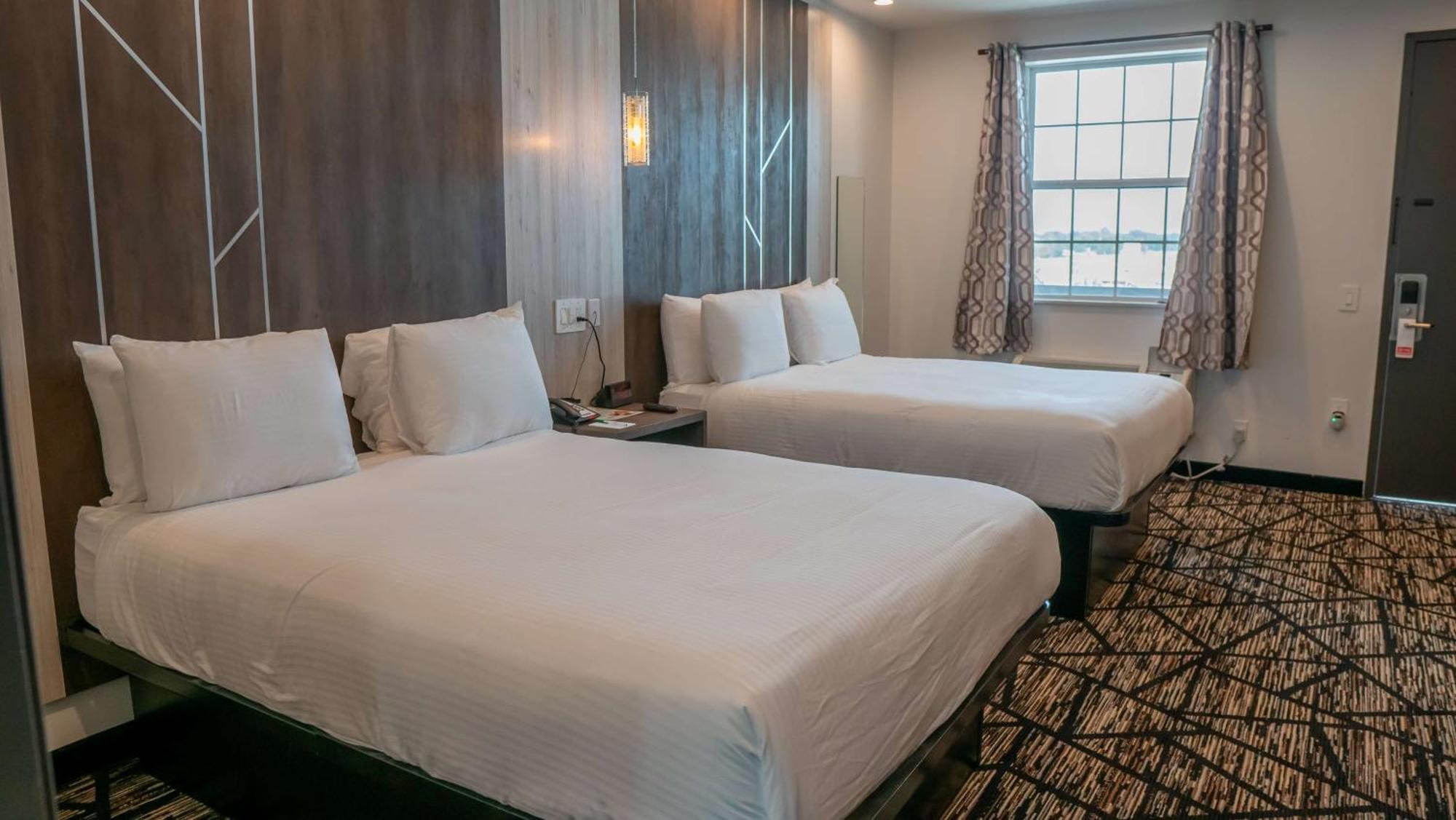 Hotel Surestay By Western Southeast Houston