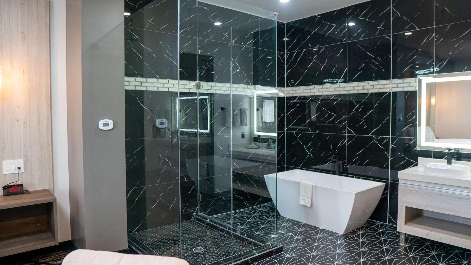 Hotel Surestay By Western Southeast 2*