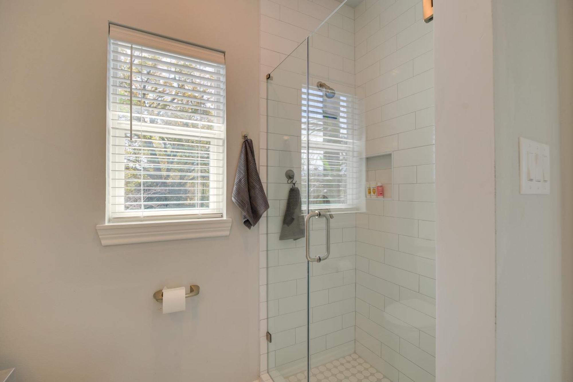 South Townhome With Patio And Gas Grill! *