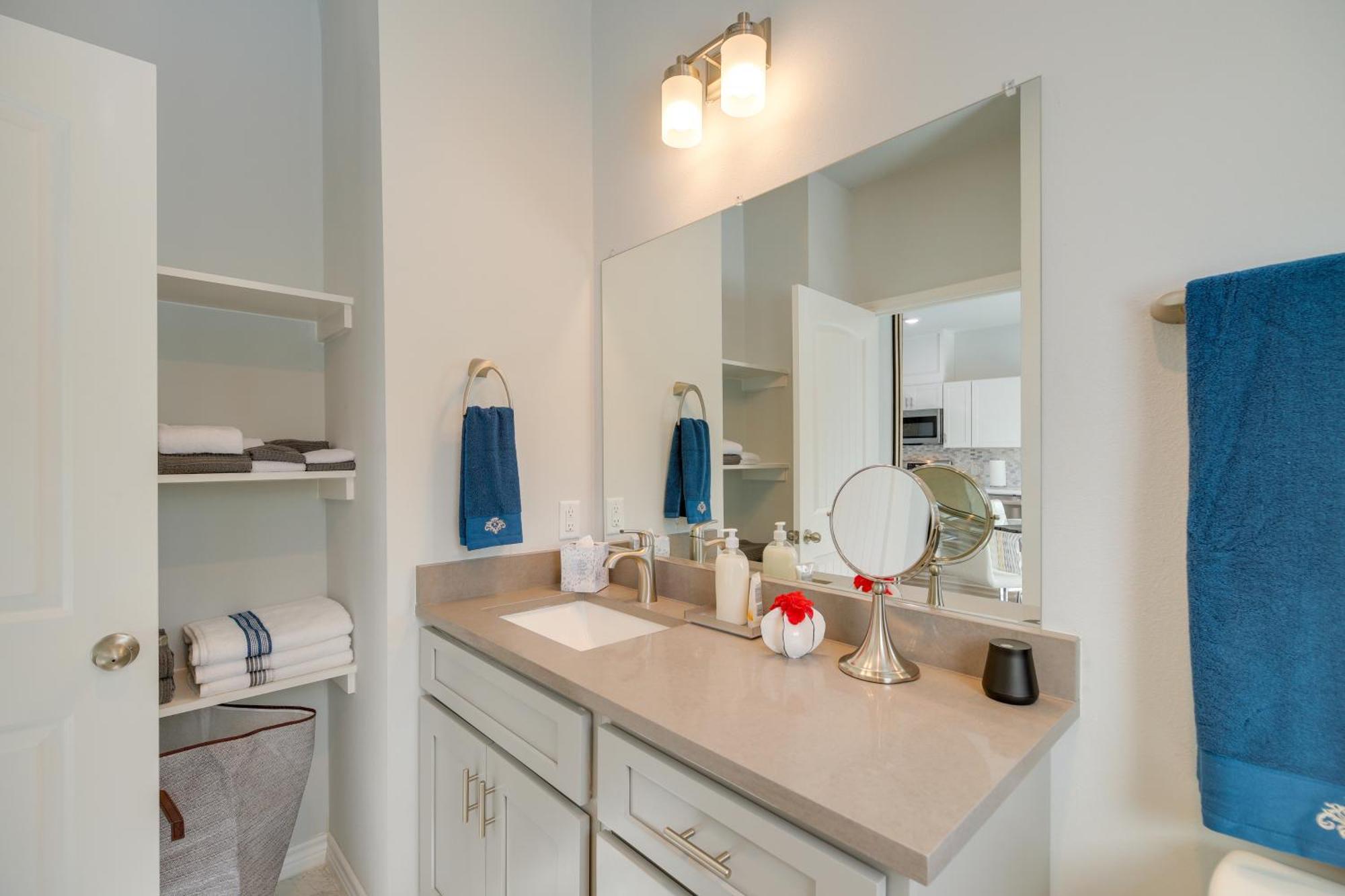 Holiday home South Townhome With Patio And Gas Grill! Houston