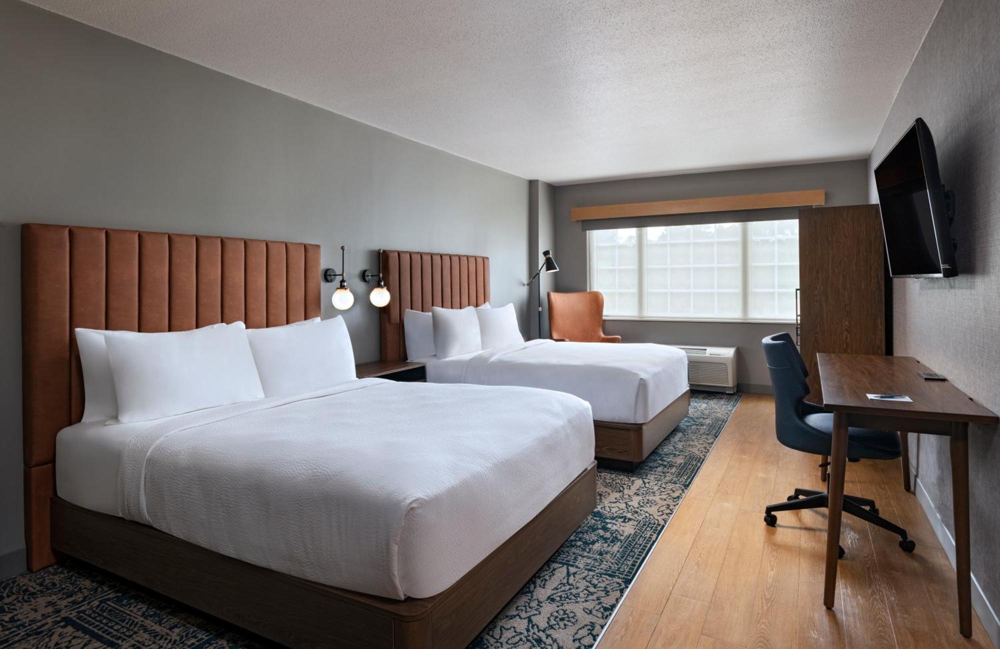 Four Points By Sheraton West Hotel 3*