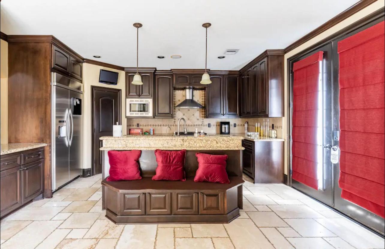 Holiday home Adelina Mini-castle At Galleria With Heated Pool & Houston