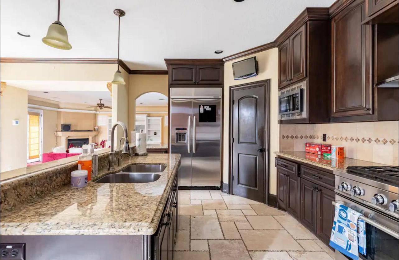 Adelina Mini-castle At Galleria With Heated Pool & Houston