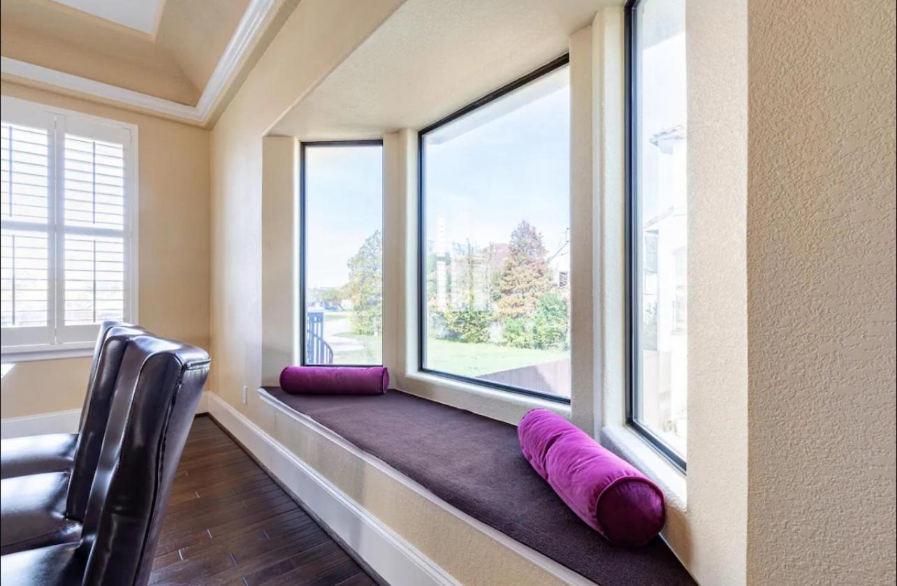 Adelina Mini-castle At Galleria With Heated Pool & Holiday home