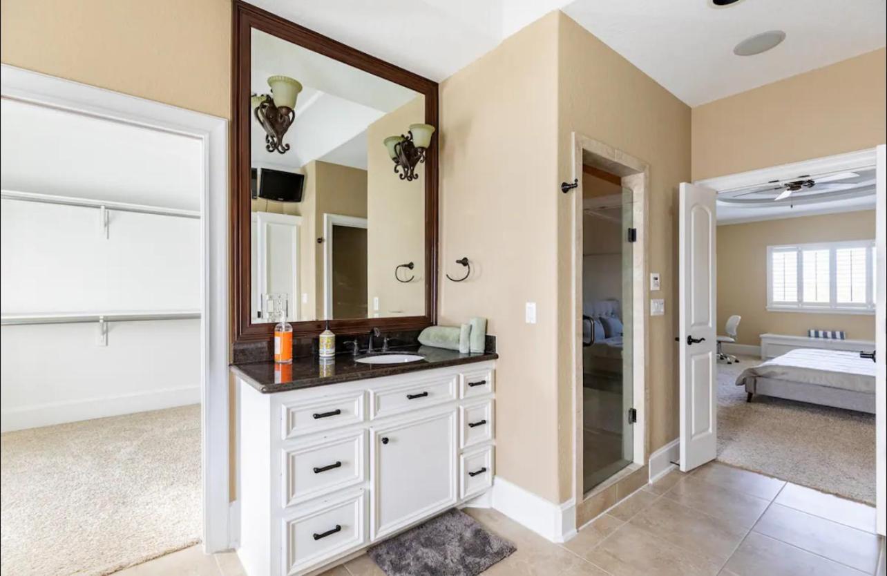 Adelina Mini-castle At Galleria With Heated Pool & Holiday home Houston