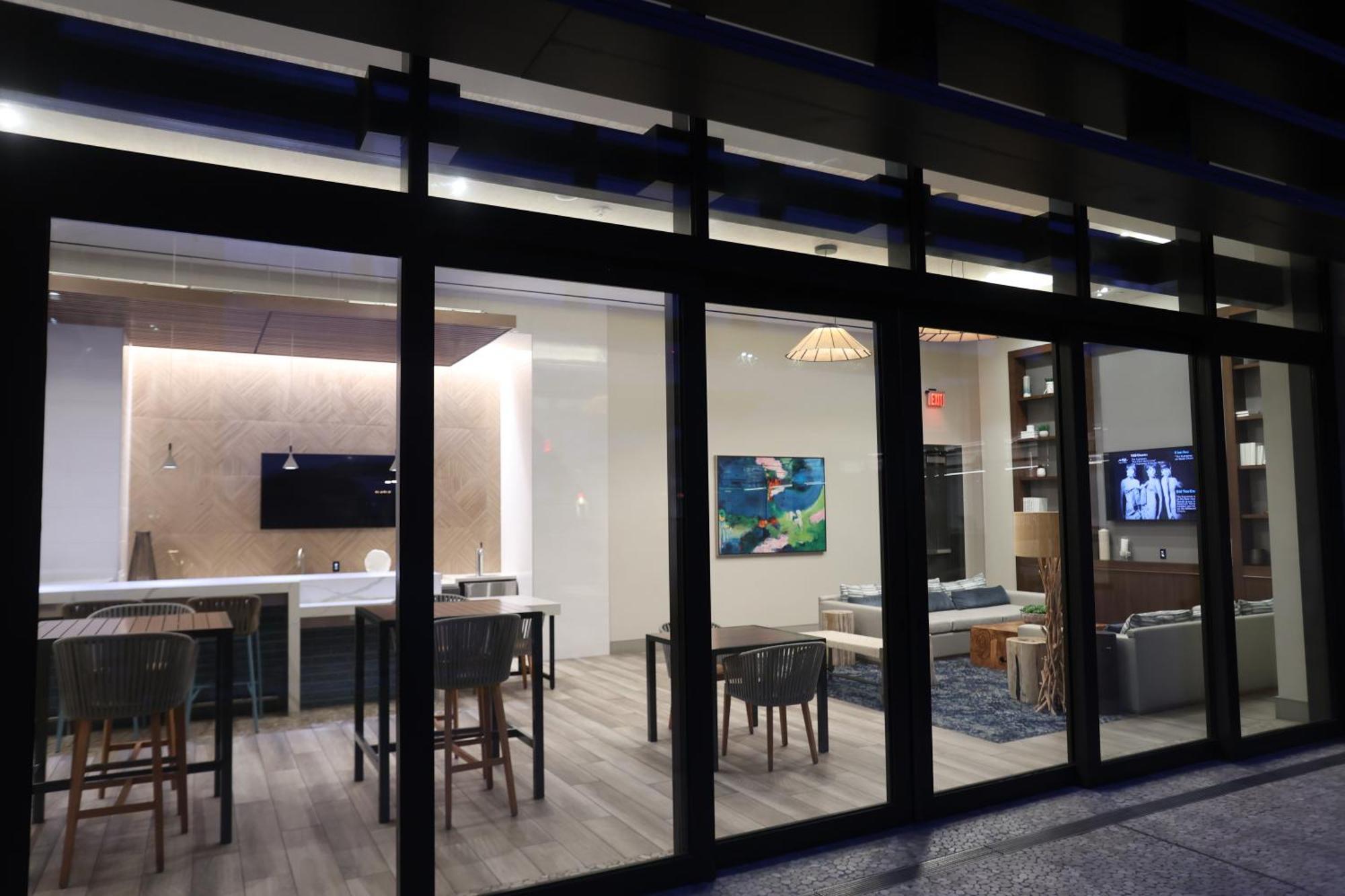 Aparthotel Houston's Downtown Oasis