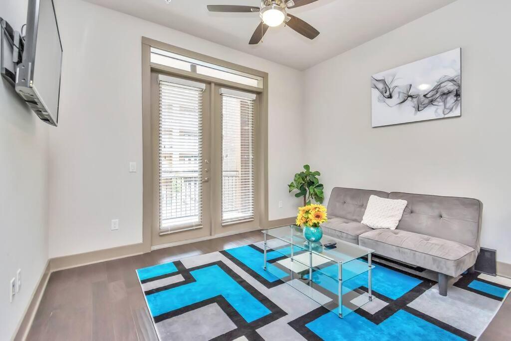 U1 Penthouse With Car Dwntown 1br 1bth * Houston