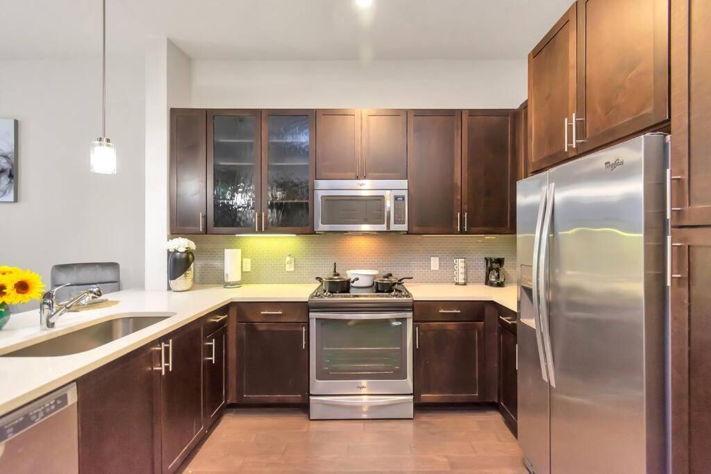 U1 Penthouse With Car Dwntown 1br 1bth