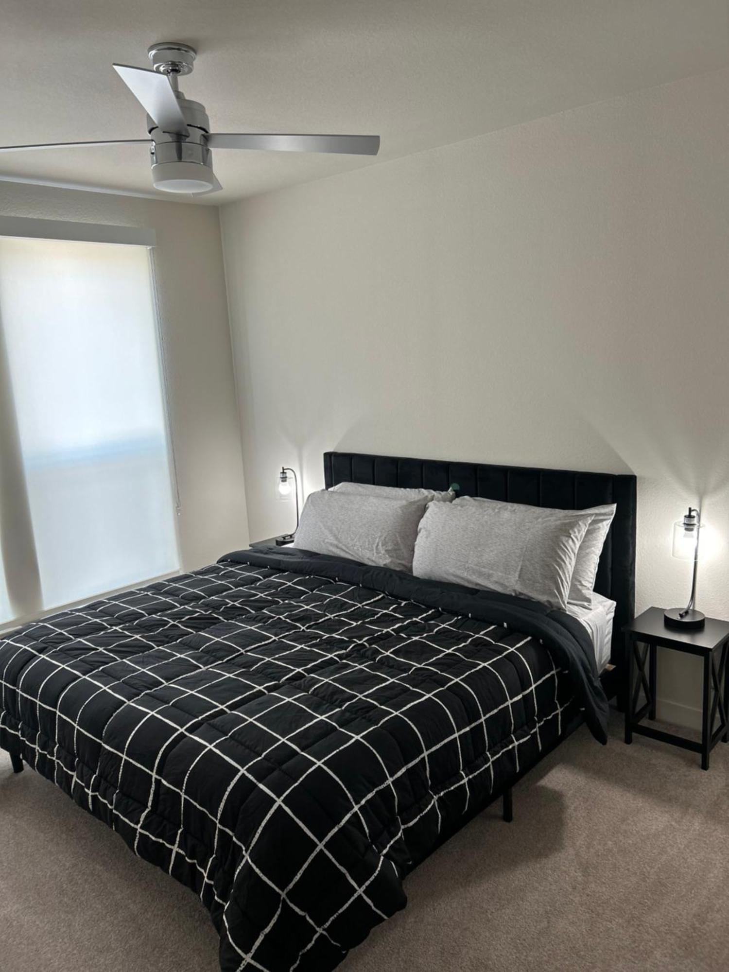 Luxe Mid-downtown Apartment Houston
