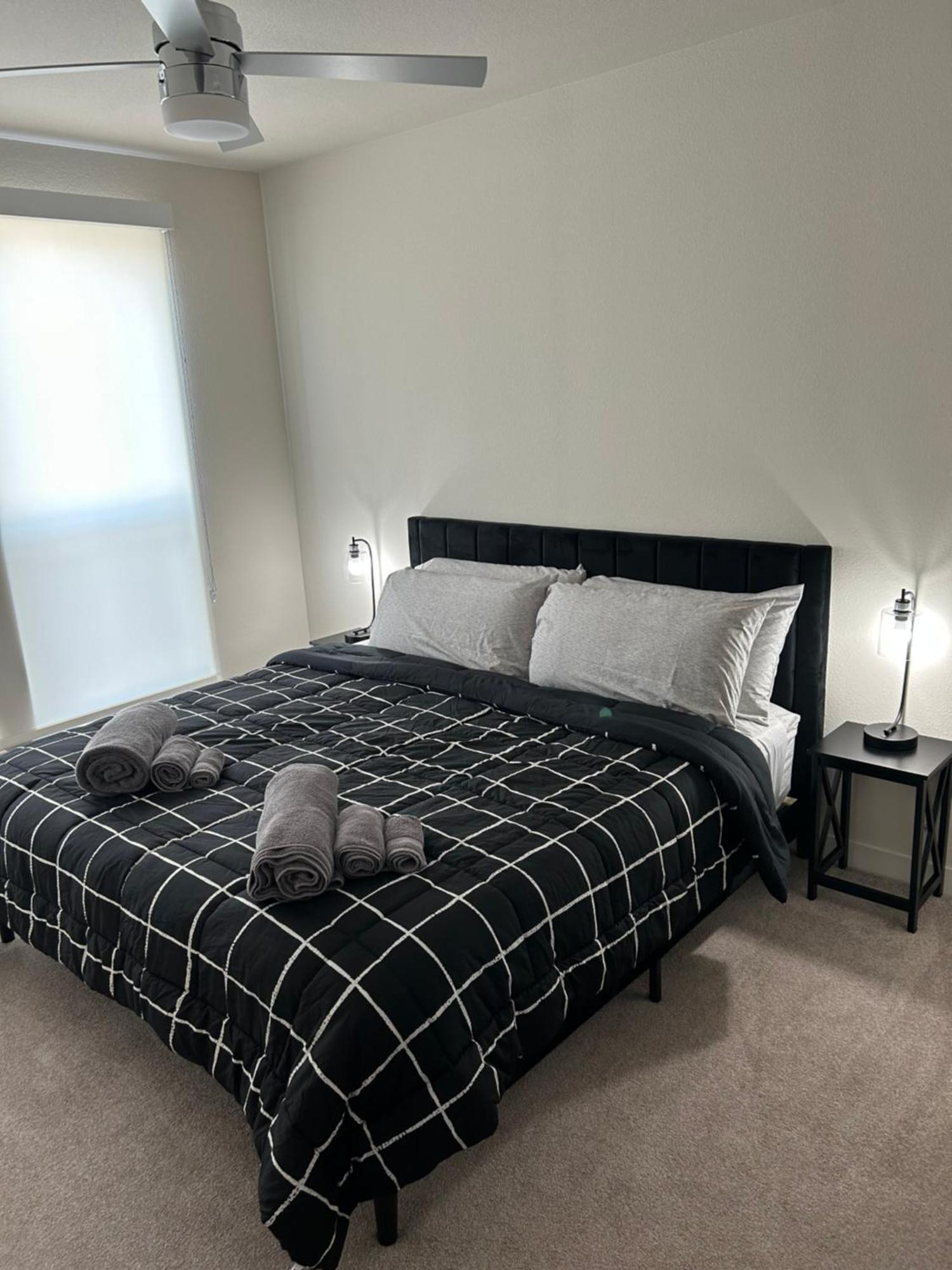 Luxe Mid-downtown Apartment Houston