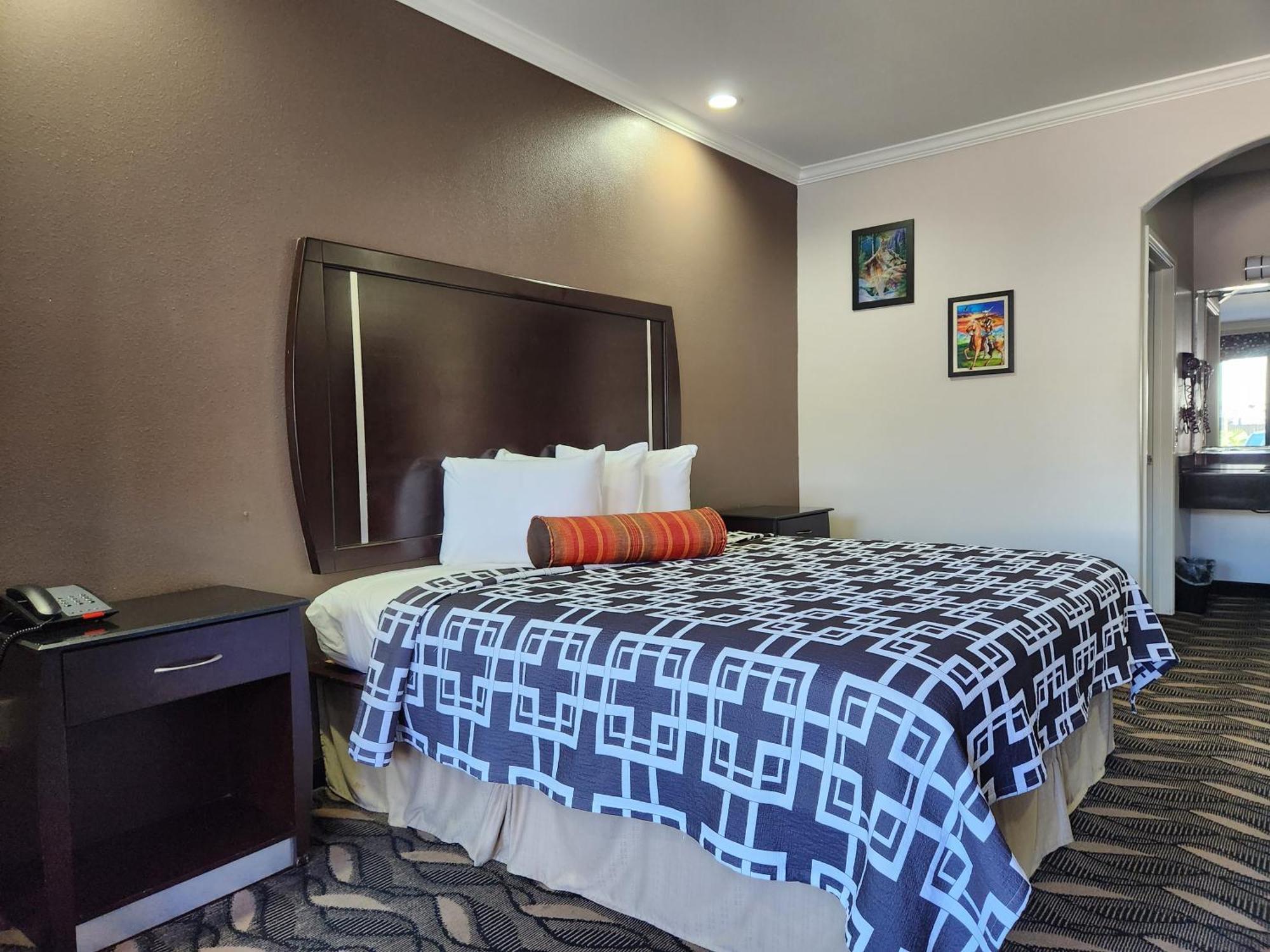 Hotel Palace Sam Race Park West Road 2*