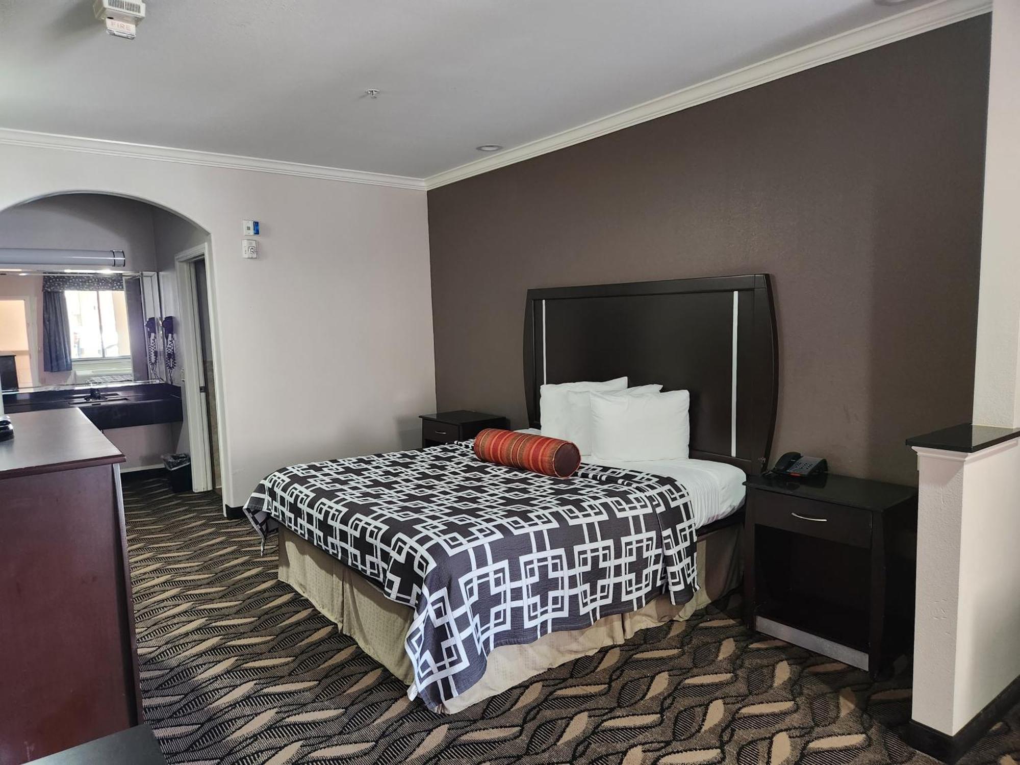 Palace Sam Race Park West Road Hotel