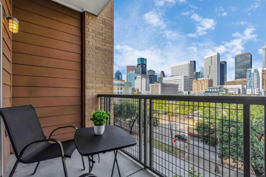 Htown Downtown Oasis Apartment Houston