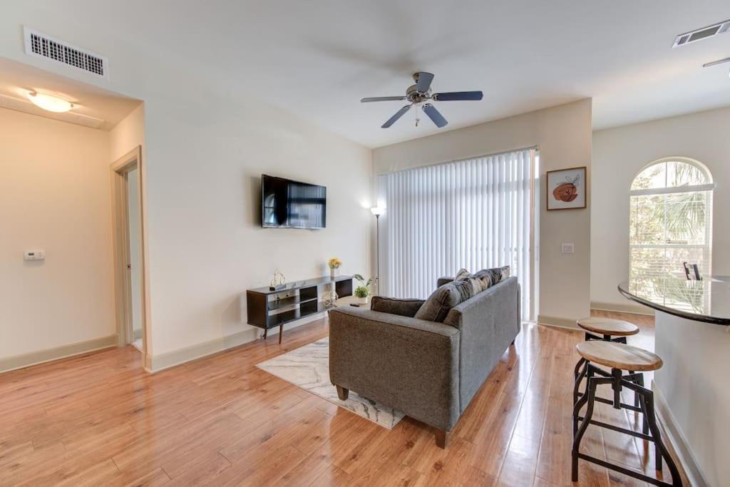 1br Urban Retreat Pool Gym Near Nrg Wifi Petok Houston