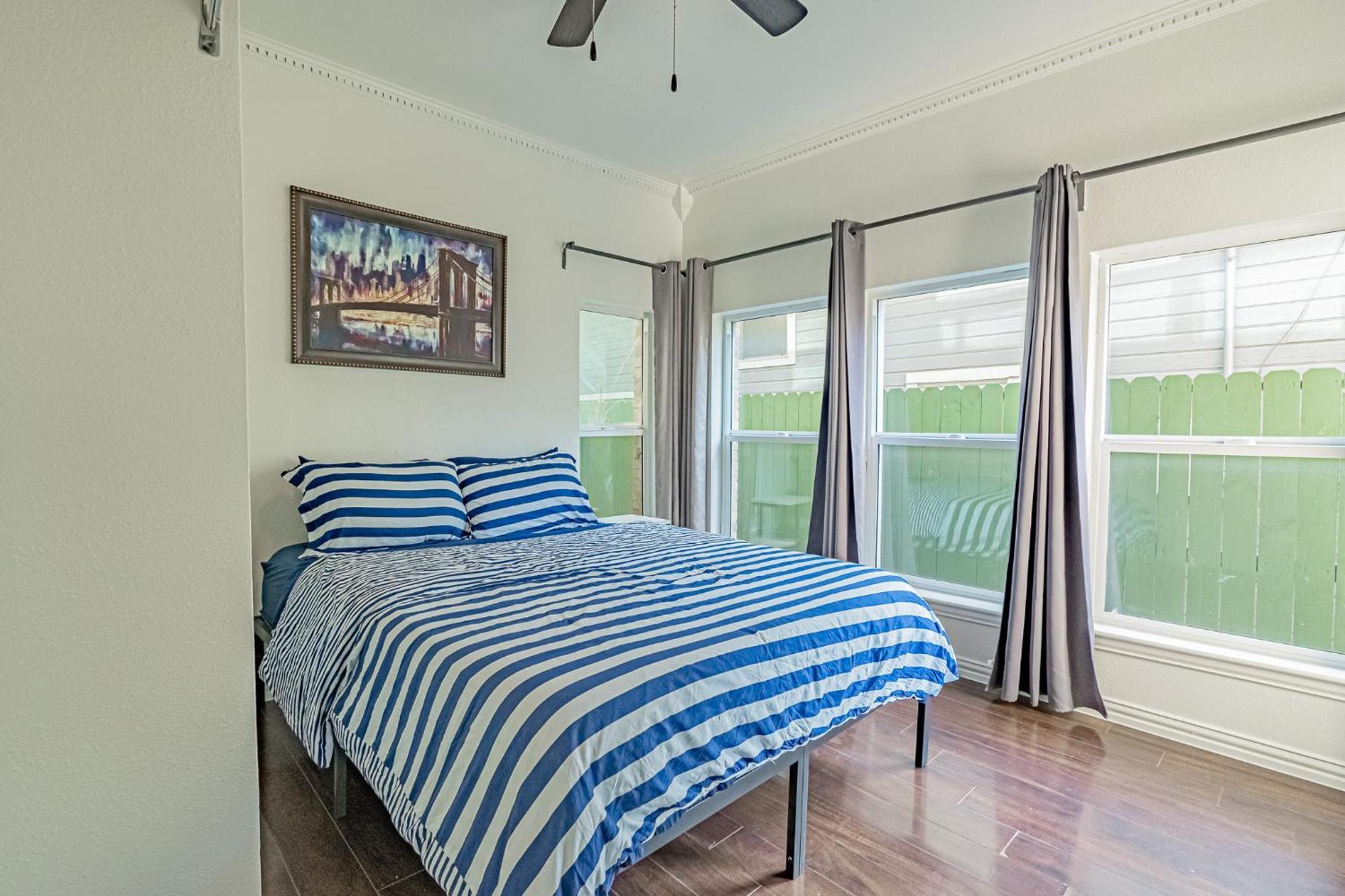 East Downtown Blue Dream Apartment *