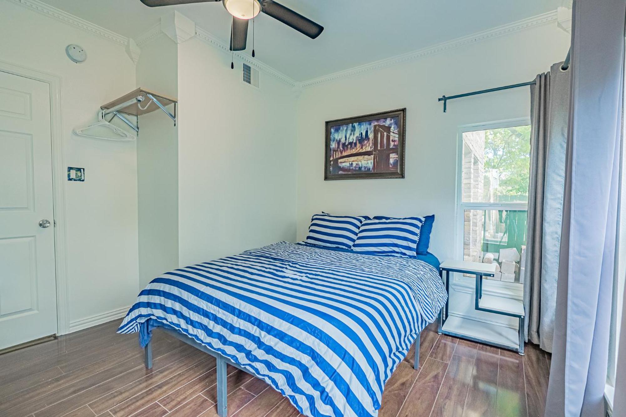 East Downtown Blue Dream Apartment Houston