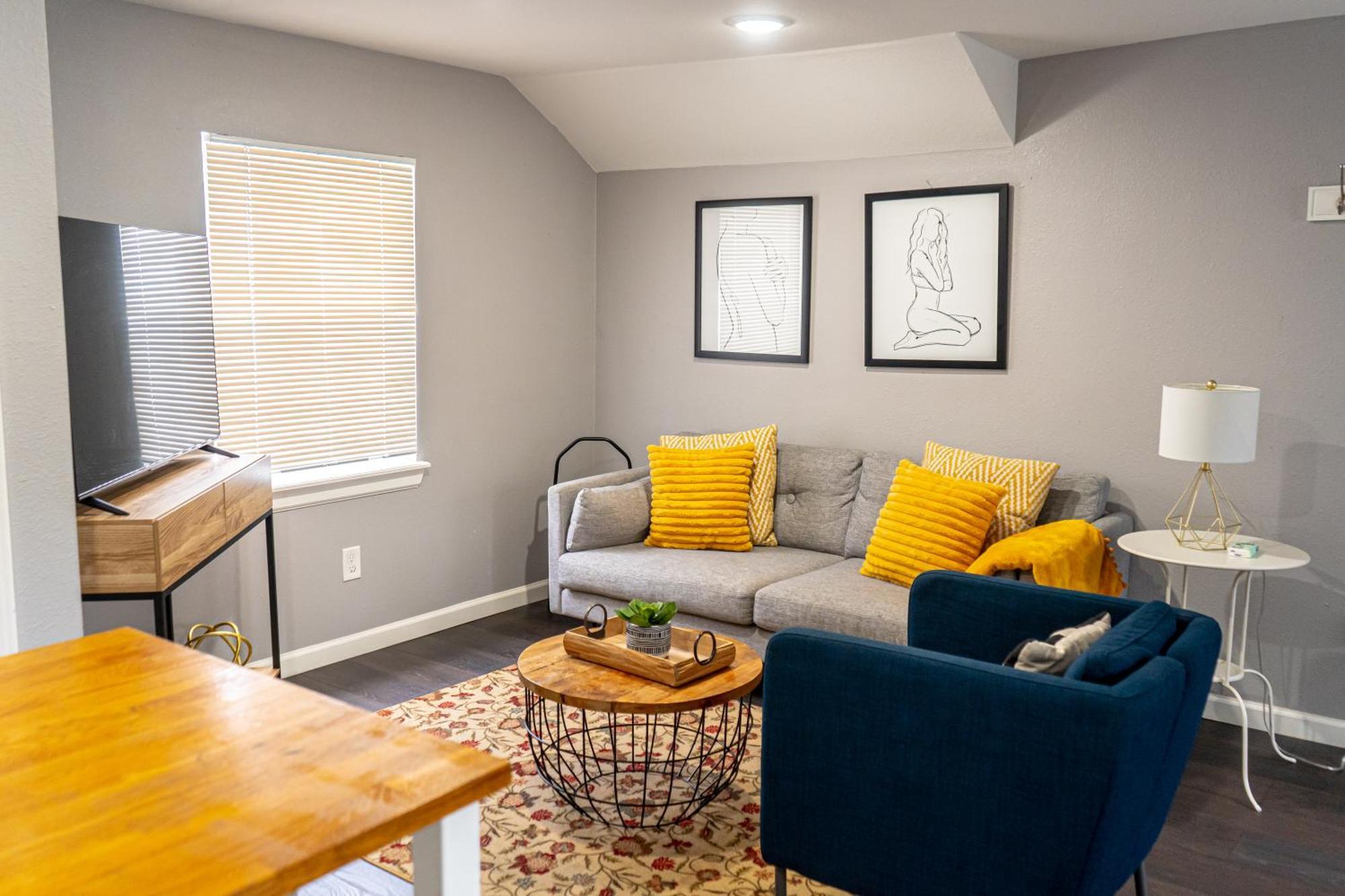 Apartment Super Cozy 2 Bedroom With Fast Wifi And Queen Bed Close To Downtown Houston!!
