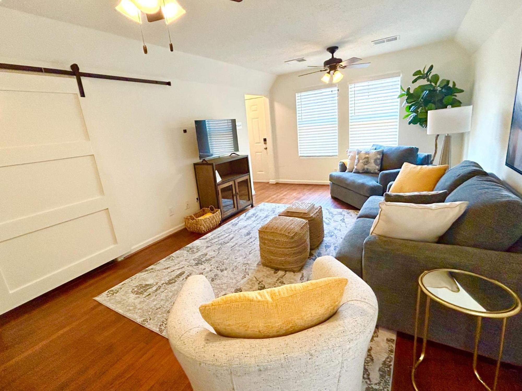 Apartment Historic Heights End Of Summer Special Houston