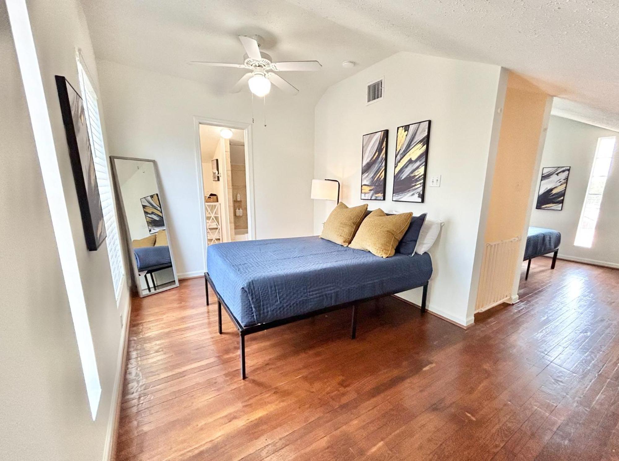 Historic Heights End Of Summer Special Apartment