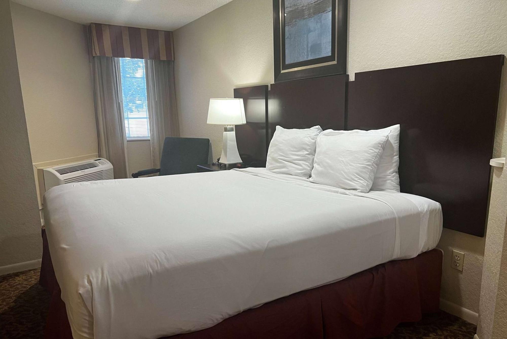 Baymont By Wyndham Houston/westchase Hotel