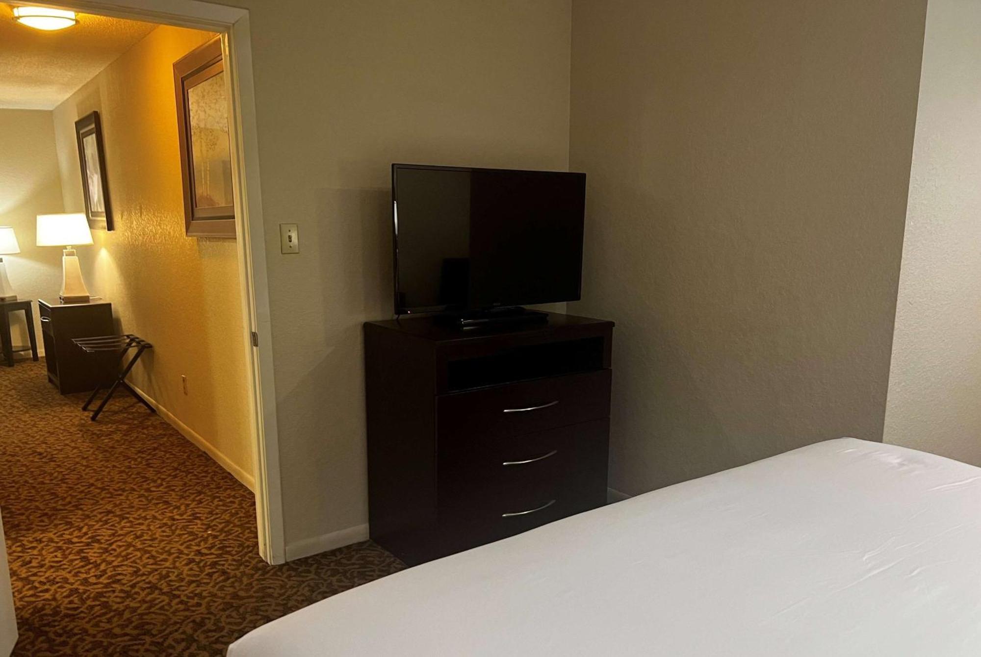 Hotel Baymont By Wyndham Houston/westchase