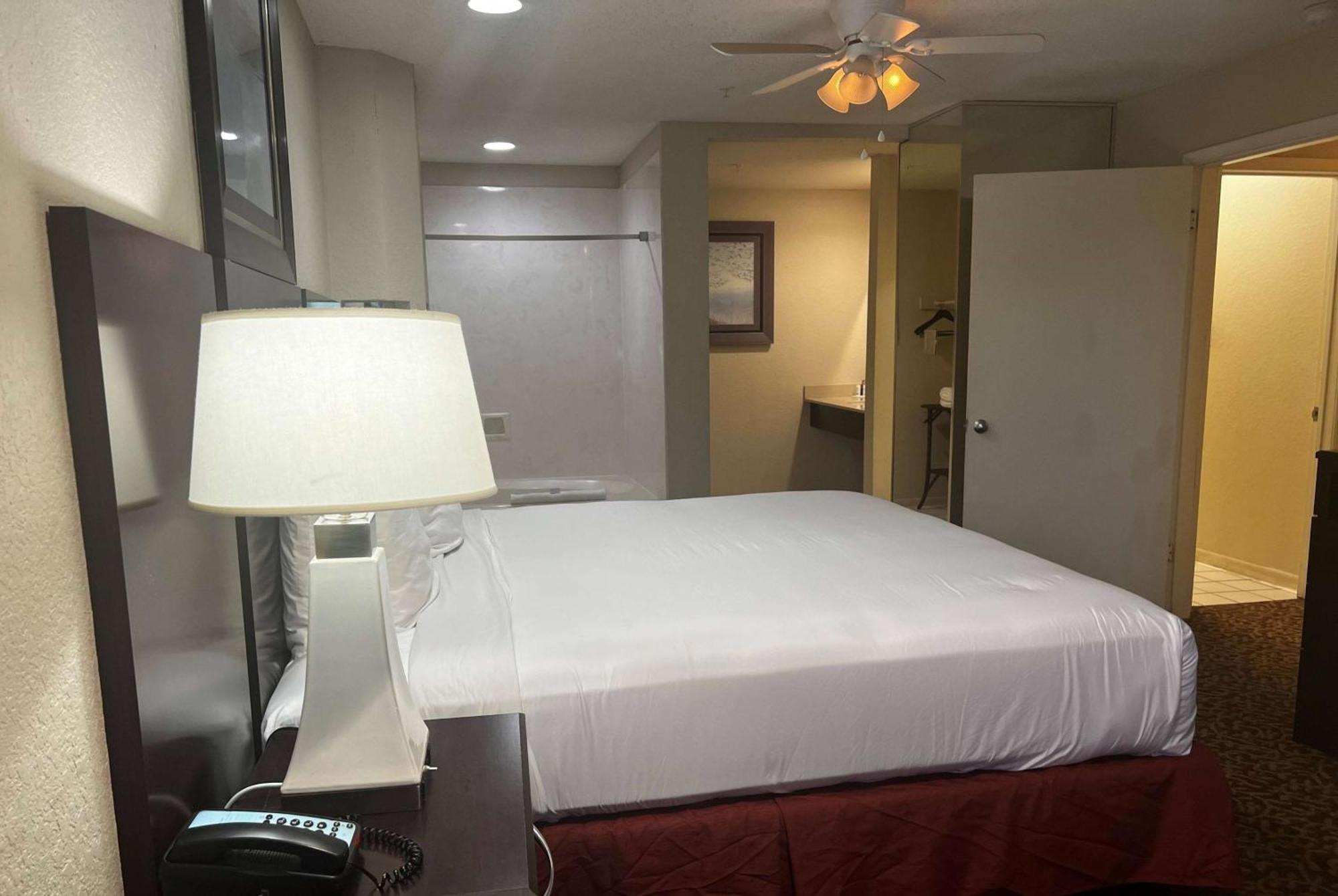 Baymont By Wyndham Houston/westchase Hotel Houston