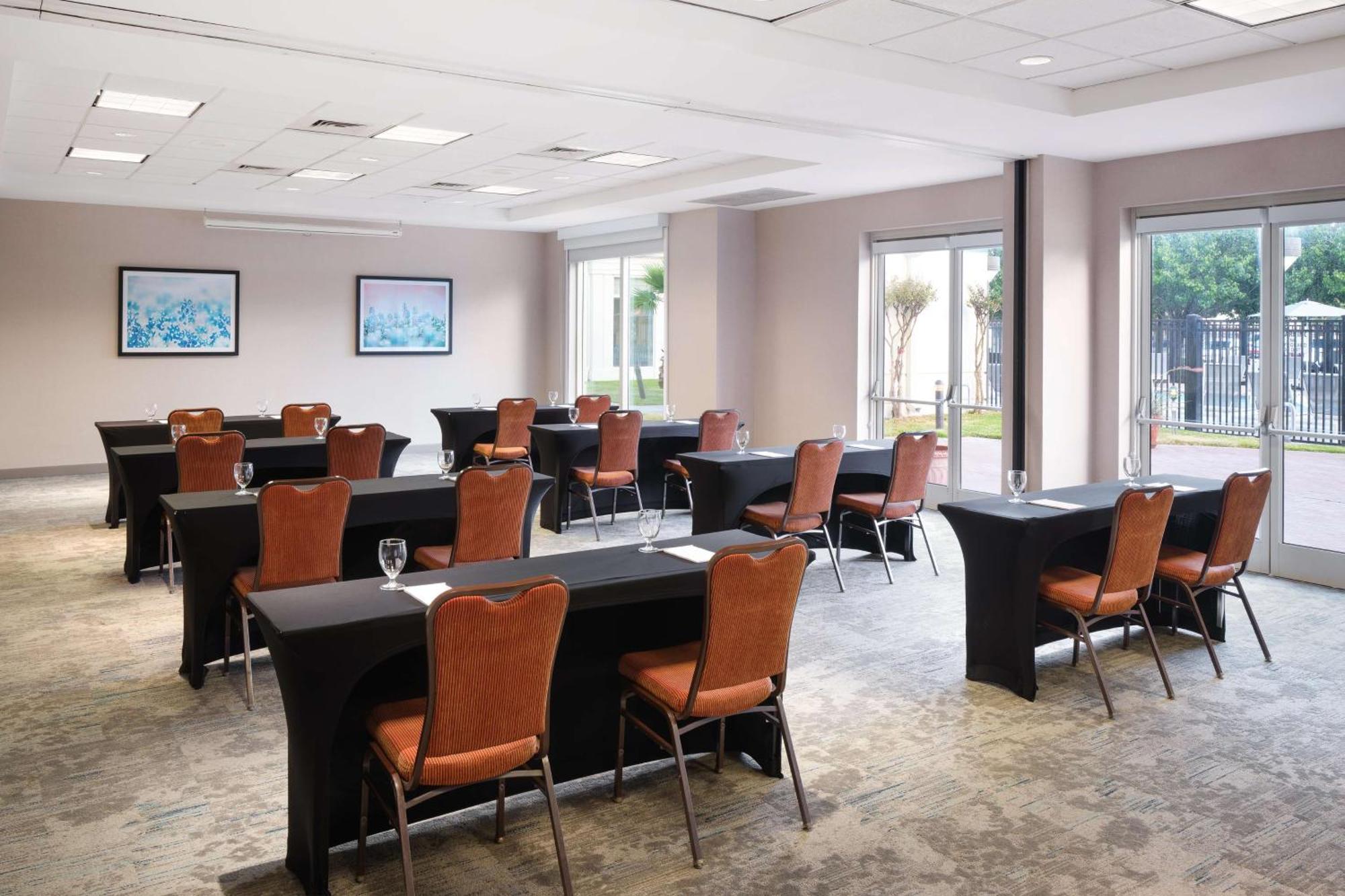 Hilton Garden Houston/bush Intercontinental Airport 3*