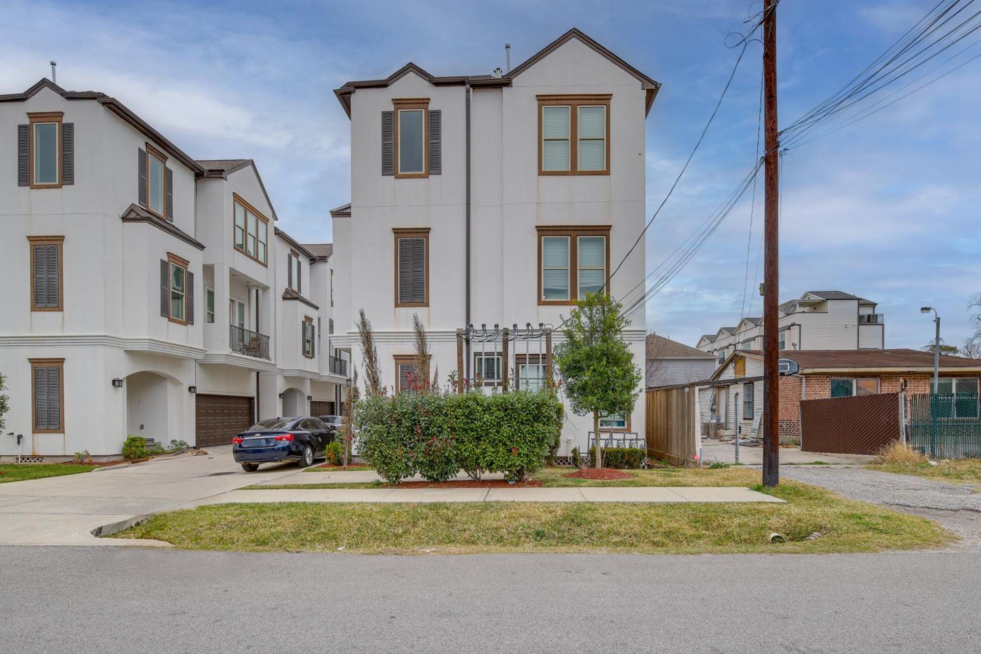 Holiday home Spacious Townhome About 5 Mi To Downtown! *